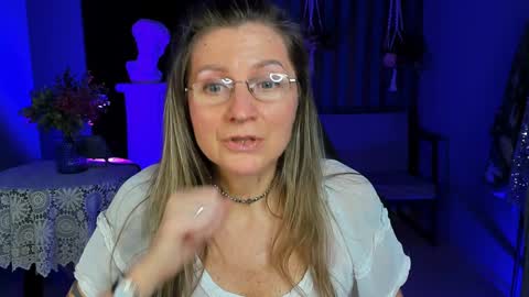 Snapshot of fridatander chatting on January 2025 03:07:02 PM Frida Tander online show from January 2025 03:07:02 PM