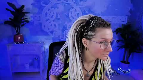 Frida Tander online show from April 2026 05:25:01 AM