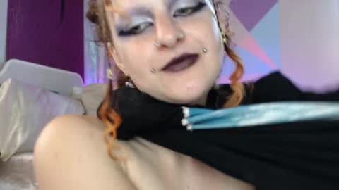 Snapshot of friskyflowers chatting on September 2025 05:57:02 PM cherry online show from September 2025 05:57:02 PM