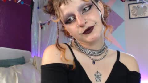 Snapshot of friskyflowers chatting on September 2025 06:19:02 PM cherry online show from September 2025 06:19:02 PM