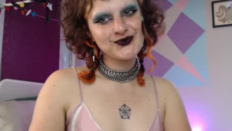 Snapshot of friskyflowers chatting on October 2025 05:44:02 PM cherry online show from October 2025 05:44:02 PM