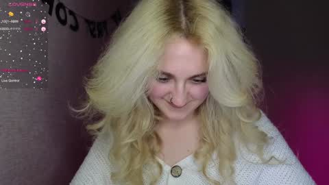Snapshot of frosty_blueberries4 chatting on December 2024 06:25:01 PM ANA online show from December 2024 06:25:01 PM