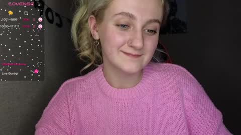 Snapshot of frosty_blueberries4 chatting on December 2024 12:06:01 PM ANA online show from December 2024 12:06:01 PM