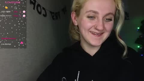 Snapshot of frosty_blueberries4 chatting on January 2025 07:56:02 PM ANA online show from January 2025 07:56:02 PM