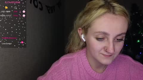 Snapshot of frosty_blueberries4 chatting on January 2025 08:07:01 PM ANA online show from January 2025 08:07:01 PM