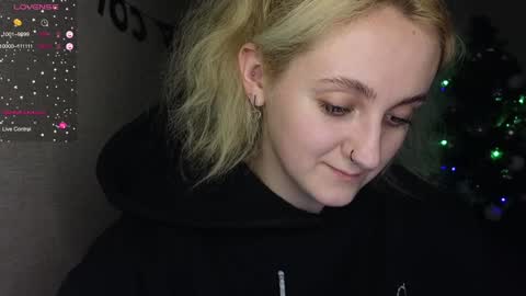 Snapshot of frosty_blueberries4 chatting on January 2025 07:32:01 PM ANA online show from January 2025 07:32:01 PM