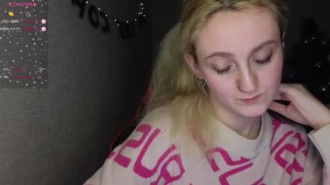 Snapshot of frosty_blueberries4 chatting on January 2025 10:43:02 PM ANA online show from January 2025 10:43:02 PM