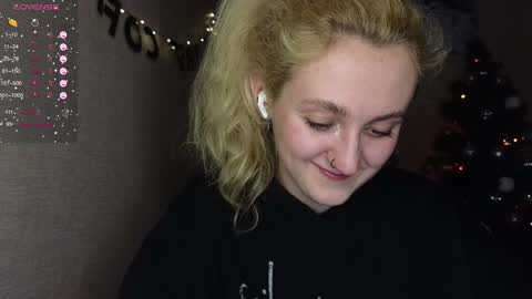 Snapshot of frosty_blueberries4 chatting on January 2025 07:31:02 PM ANA online show from January 2025 07:31:02 PM
