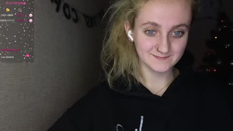 Snapshot of frosty_blueberries4 chatting on January 2025 10:56:01 PM ANA online show from January 2025 10:56:01 PM