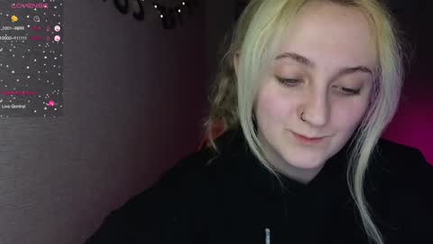 Snapshot of frosty_blueberries4 chatting on January 2025 11:33:01 PM ANA online show from January 2025 11:33:01 PM
