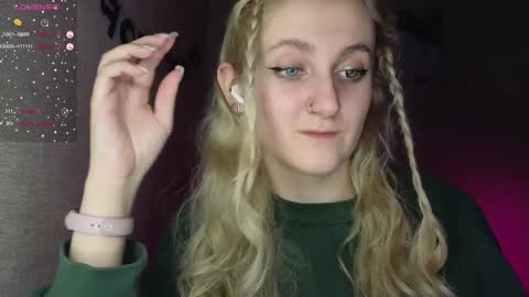 Snapshot of frosty_blueberries4 chatting on January 2025 02:58:01 PM ANA online show from January 2025 02:58:01 PM