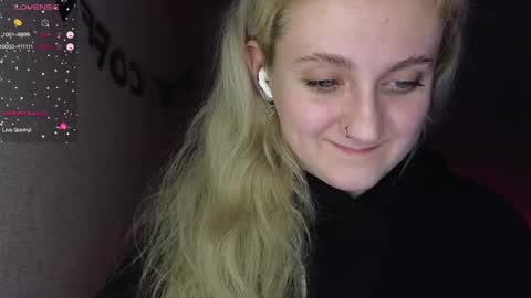 Snapshot of frosty_blueberries4 chatting on February 2025 04:29:01 PM ANA online show from February 2025 04:29:01 PM