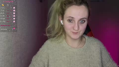 Snapshot of frosty_blueberries4 chatting on February 2025 07:49:01 PM ANA online show from February 2025 07:49:01 PM