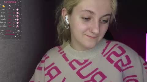 Snapshot of frosty_blueberries4 chatting on February 2025 11:13:02 AM ANA online show from February 2025 11:13:02 AM