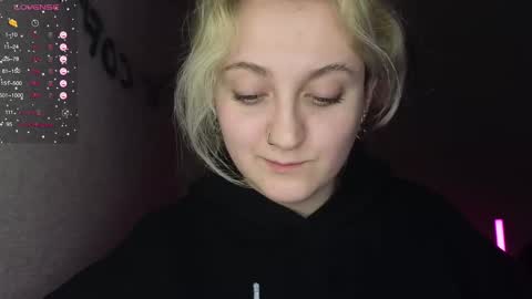 Snapshot of frosty_blueberries4 chatting on February 2025 10:52:02 PM ANA online show from February 2025 10:52:02 PM