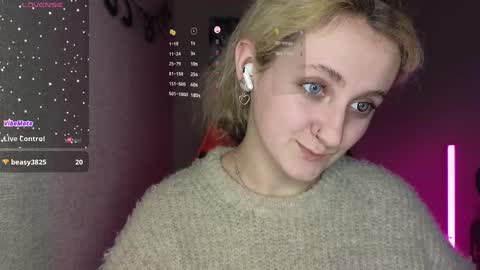 Snapshot of frosty_blueberries4 chatting on March 2025 02:44:02 PM ANA online show from March 2025 02:44:02 PM