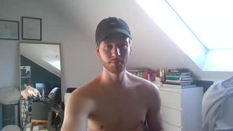 Snapshot of frozenyoga chatting on January 2025 12:50:02 PM frozenyoga online show from January 2025 12:50:02 PM