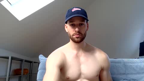 Snapshot of frozenyoga chatting on September 2025 08:40:01 AM frozenyoga online show from September 2025 08:40:01 AM