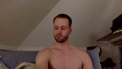 Snapshot of frozenyoga chatting on November 2025 08:31:01 PM frozenyoga online show from November 2025 08:31:01 PM