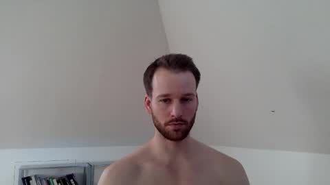 Snapshot of frozenyoga chatting on December 2025 01:29:01 PM frozenyoga online show from December 2025 01:29:01 PM