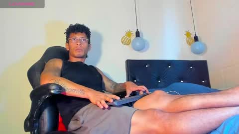Snapshot of fuck_hardlove chatting on January 2025 10:47:02 PM Ricardodominic 1 MODELO INDEPENDIENTE online show from January 2025 10:47:02 PM