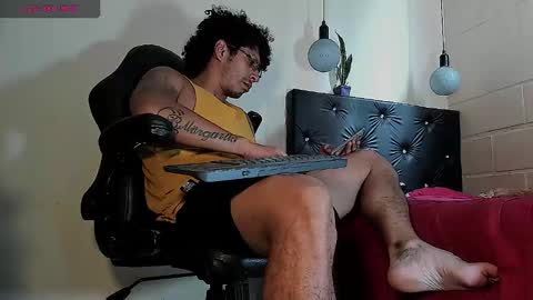 Snapshot of fuck_hardlove chatting on October 2025 05:45:02 PM Ricardodominic 1 MODELO INDEPENDIENTE online show from October 2025 05:45:02 PM