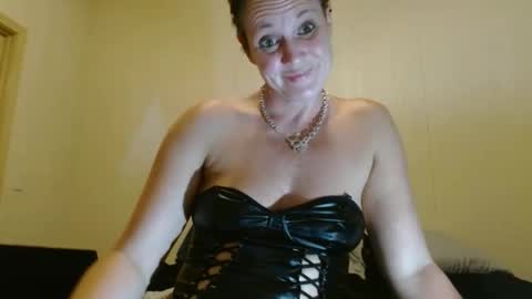 Snapshot of fuckanaries69 chatting on September 2025 02:59:01 AM Aries69 online show from September 2025 02:59:01 AM