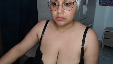 Snapshot of fucking_temptation1 chatting on September 2025 03:32:01 AM Mia and Gary online show from September 2025 03:32:01 AM