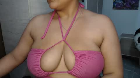 Snapshot of fucking_temptation1 chatting on October 2025 01:35:01 AM Mia and Gary online show from October 2025 01:35:01 AM