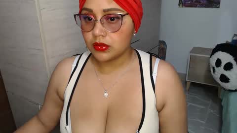 Snapshot of fucking_temptation1 chatting on October 2025 02:58:02 AM Mia and Gary online show from October 2025 02:58:02 AM