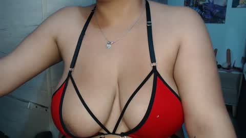 Snapshot of fucking_temptation1 chatting on November 2025 03:05:02 AM Mia and Gary online show from November 2025 03:05:02 AM