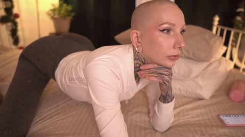 Eva         all my links   online show from January 2025 11:13:01 AM