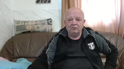 fullballs6 online show from April 2026 08:40:02 AM