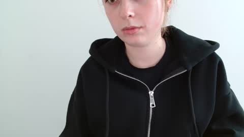 Emma online show from April 2026 01:41:01 PM