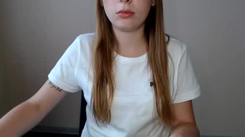 Snapshot of funemma000 chatting on July 2026 10:39:02 AM Emma online show from July 2026 10:39:02 AM