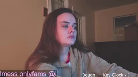 Snapshot of fuxkme_jen chatting on September 2025 11:27:02 PM fuxkme_jen online show from September 2025 11:27:02 PM