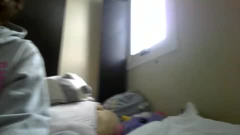 fuzzypeaches87 online show from March 2026 05:27:02 PM