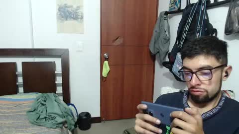 andrew online show from June 2026 03:52:02 AM