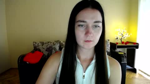 Snapshot of gabby_di chatting on July 2026 09:26:01 AM Jaklin online show from July 2026 09:26:01 AM