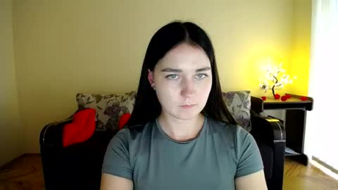 Snapshot of gabby_di chatting on July 2026 04:20:01 PM Jaklin online show from July 2026 04:20:01 PM