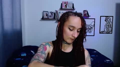 gabby_moon09 online show from October 2025 05:59:02 PM