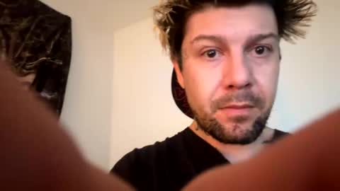 yeeah online show from December 2024 06:19:02 AM