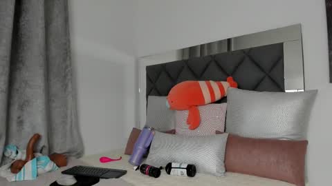   Instagram soygabi g   online show from March 2025 04:37:02 AM