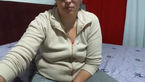 gaby  layla online show from October 2025 06:31:01 PM