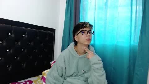 gabriel_x18 online show from March 2026 09:22:02 PM