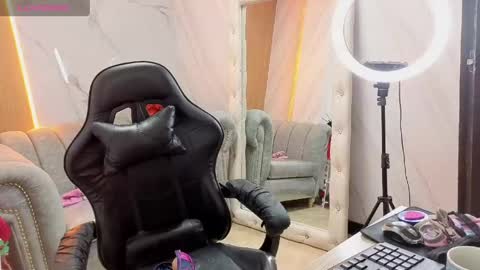 Gabriella online show from April 2026 04:24:01 PM