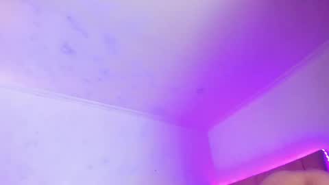   online show from November 2025 06:42:02 PM