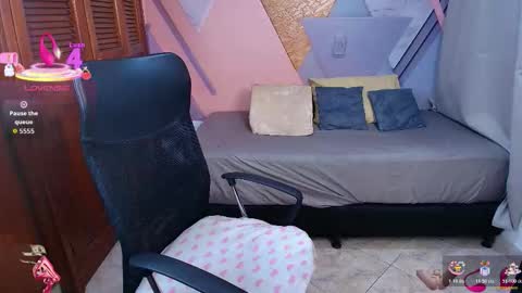 Snapshot of gaby_dams9 chatting on December 2025 12:51:01 AM GABY online show from December 2025 12:51:01 AM