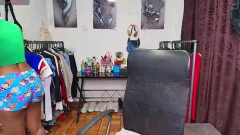 Snapshot of gaby_dams9 chatting on February 2026 08:32:01 AM GABY online show from February 2026 08:32:01 AM