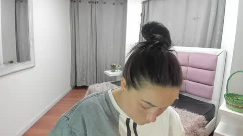 Snapshot of gaby_trent chatting on June 2026 05:11:02 PM gabriela online show from June 2026 05:11:02 PM